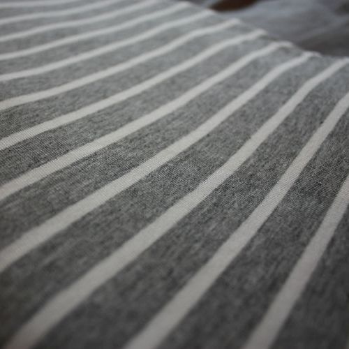 Strick-Jersey gestreift grau weiß